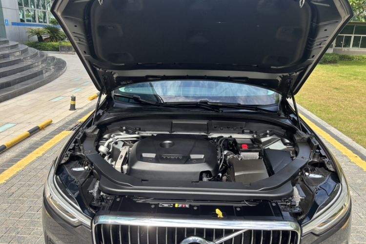 Used Volvo XC60 2019 T5 4x4 Smart Edition China V Standard Engine Bay