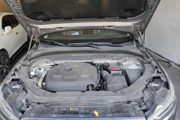 Used Volvo XC60 2019 T5 4x4 Smart Edition China V Standard Engine Bay