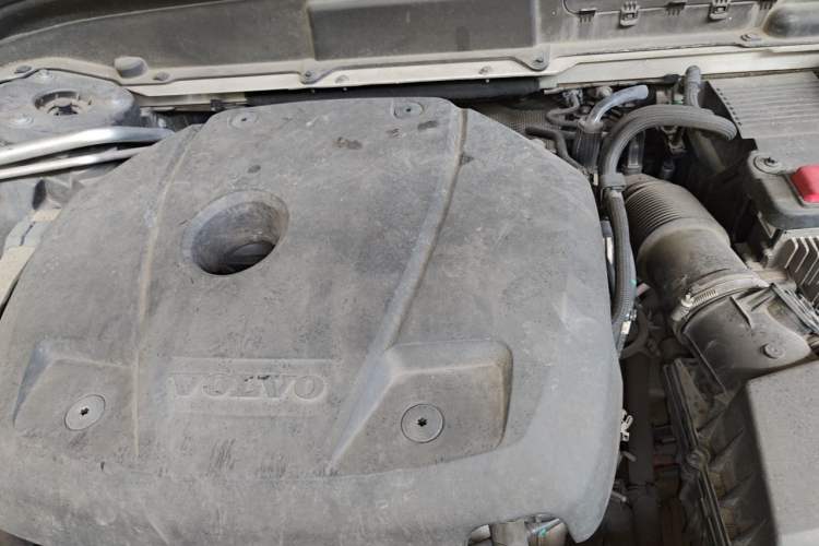 Used Volvo XC60 2019 T5 4x4 Smart Edition China V Standard Engine Bay