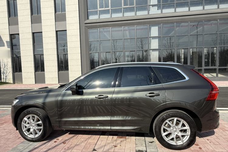 Used Volvo XC60 2019 T5 4x4 Smart Edition China VI Standard Exterior 12