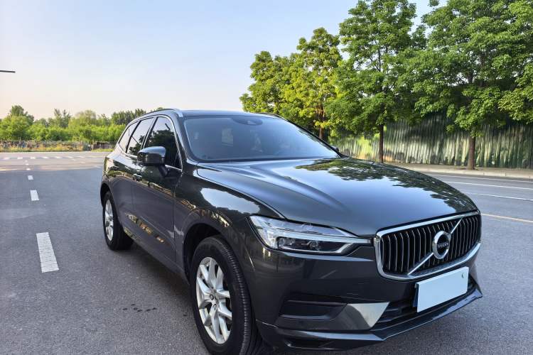 Used Volvo XC60 2019 T5 4x4 Smart Edition China VI Standard Exterior 2