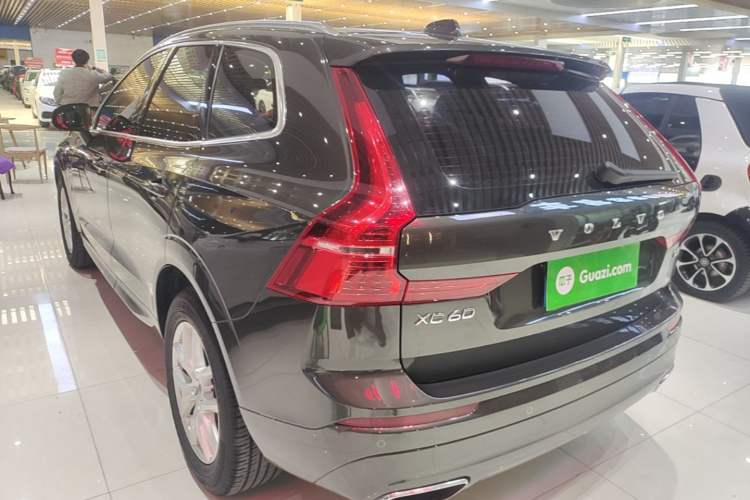 Used Volvo XC60 2019 T5 4x4 Smart Edition China VI Standard Exterior 2