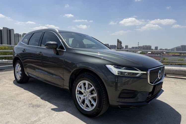 Used Volvo XC60 2019 T5 4x4 Smart Edition China VI Standard Exterior 2