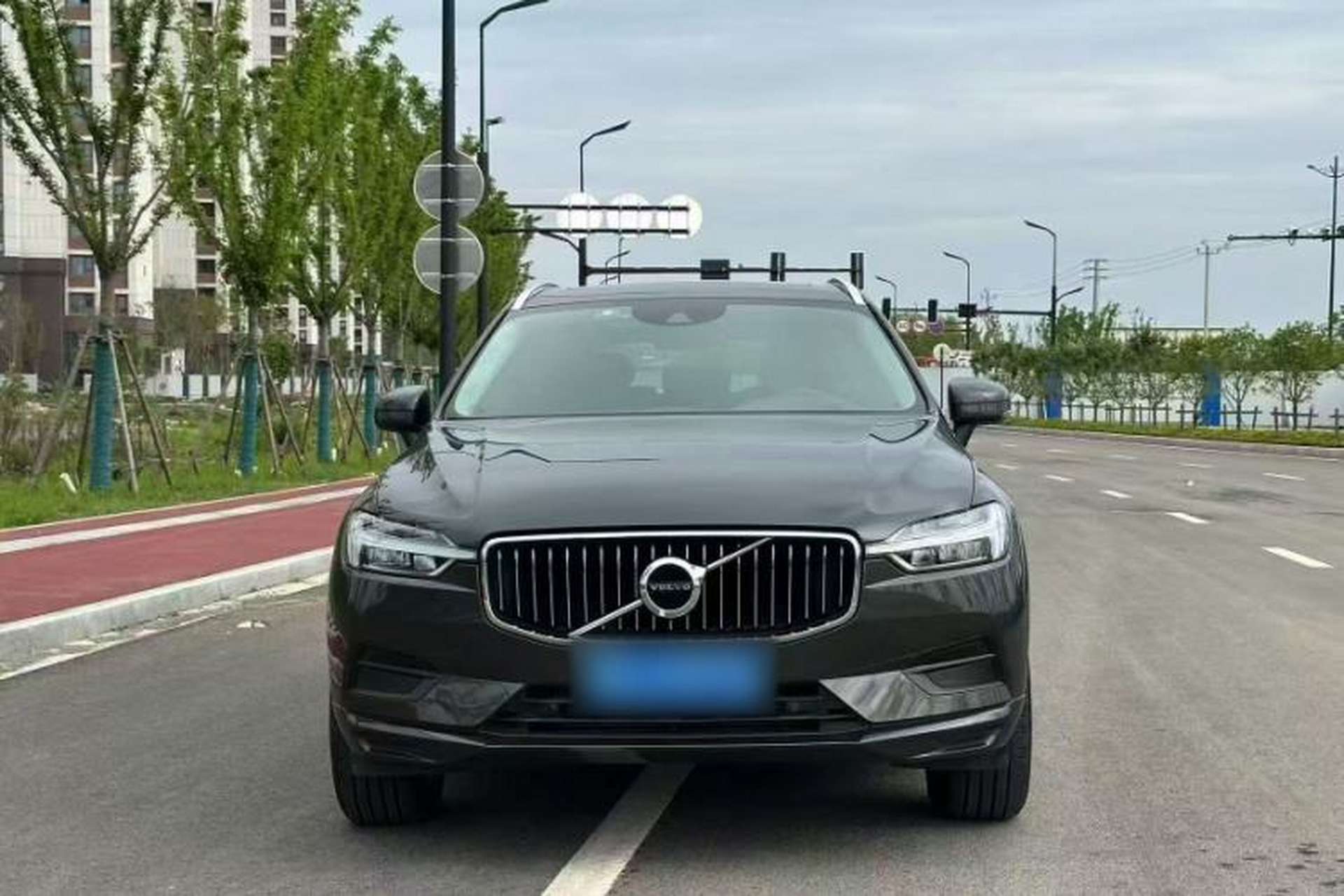 Used Volvo XC60 2019 T5 4x4 Smart Edition China VI Standard Exterior 2