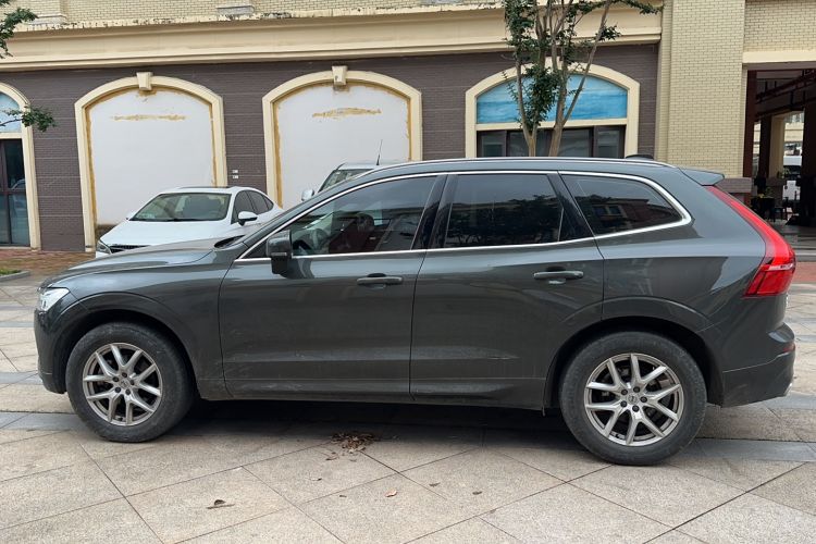 Used Volvo XC60 2019 T5 4x4 Smart Edition China V Standard Exterior 2