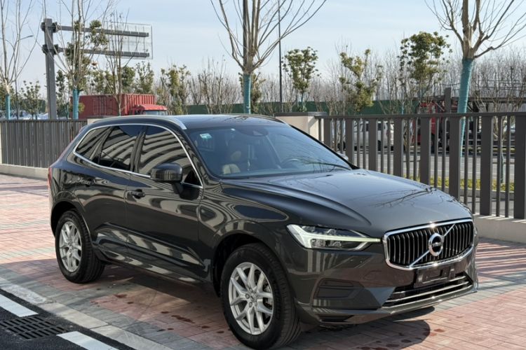 Used Volvo XC60 2019 T5 4x4 Smart Edition China VI Standard Exterior 3