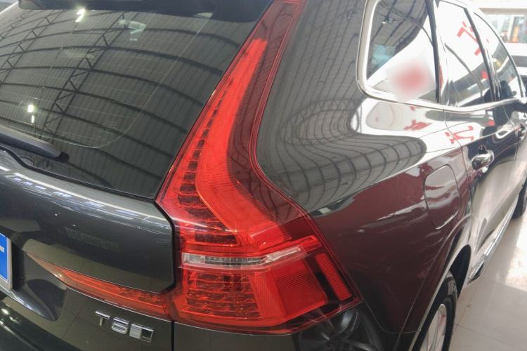 Used Volvo XC60 2019 T5 4x4 Smart Edition China VI Standard Exterior 3