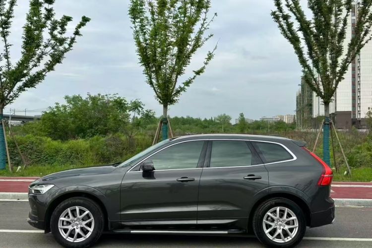 Used Volvo XC60 2019 T5 4x4 Smart Edition China VI Standard Exterior 3