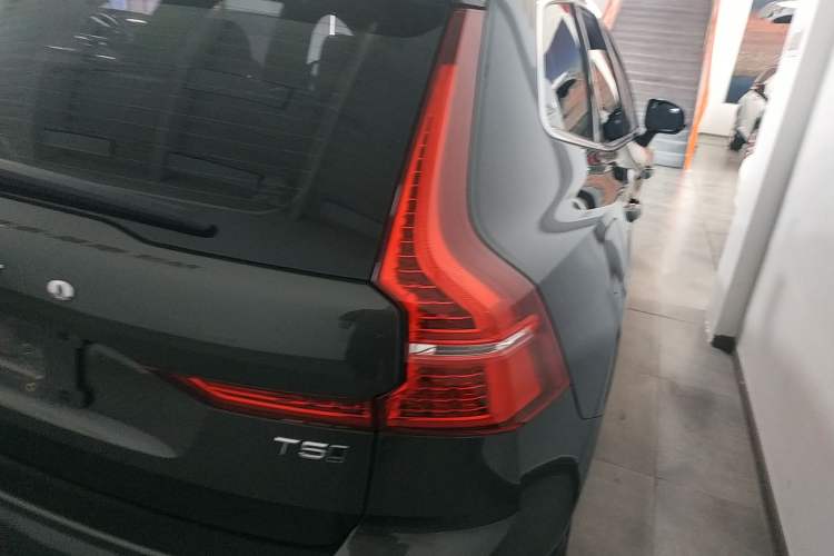 Used Volvo XC60 2019 T5 4x4 Zhiyuan Edition China VI Standard Exterior 3