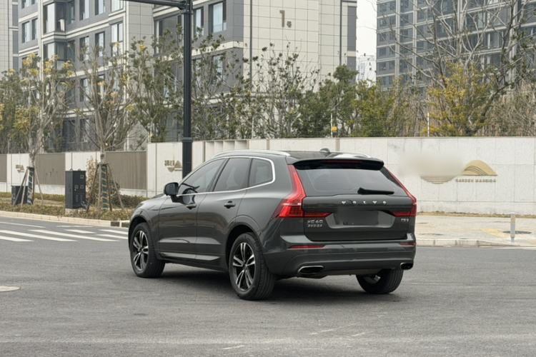 Used Volvo XC60 2019 T5 4x4 Smart Edition China V Standard Exterior 3