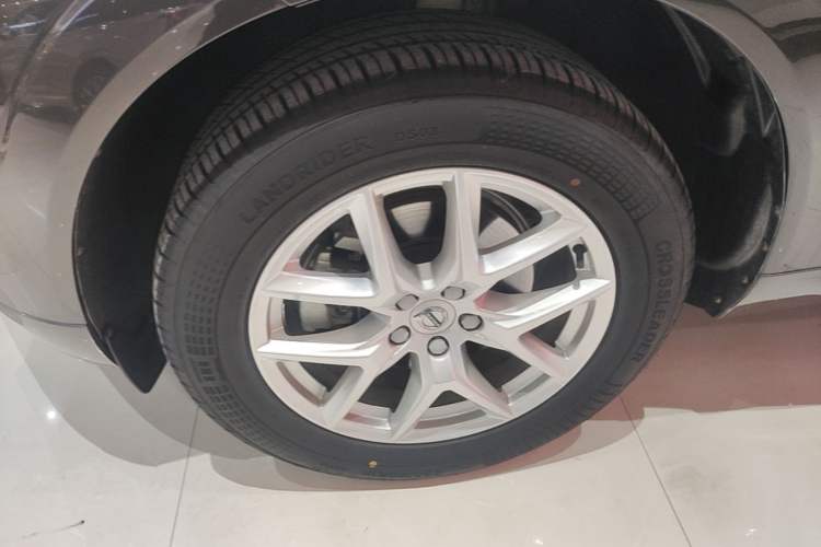 Used Volvo XC60 2019 T5 4x4 Smart Edition China VI Standard Exterior 4