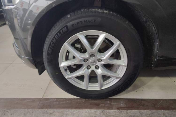 Used Volvo XC60 2019 T5 4x4 Smart Edition China VI Standard Exterior 4
