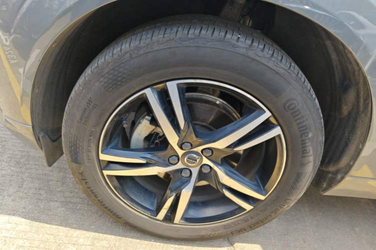 Used Volvo XC60 2019 T5 4x4 Zhiyuan Sport Edition China V Standard Exterior 4