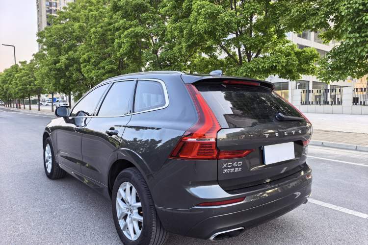 Used Volvo XC60 2019 T5 4x4 Smart Edition China VI Standard Exterior 5