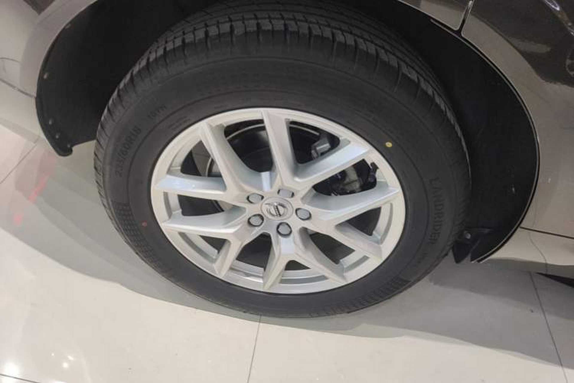 Used Volvo XC60 2019 T5 4x4 Smart Edition China VI Standard Exterior 5