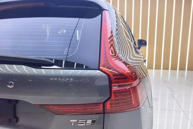 Used Volvo XC60 2019 T5 4x4 Smart Edition China VI Standard Exterior 6