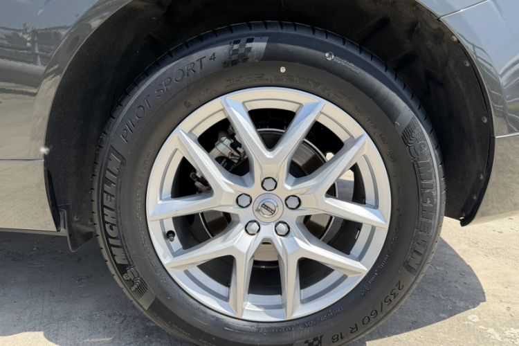 Used Volvo XC60 2019 T5 4x4 Smart Edition China VI Standard Exterior 6