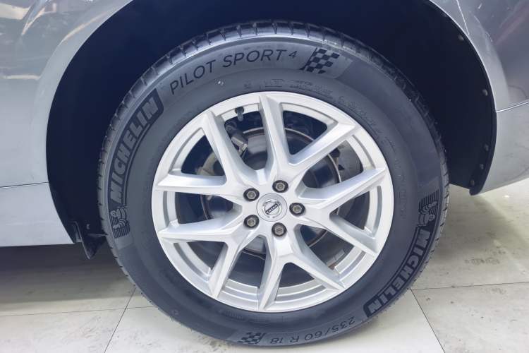 Used Volvo XC60 2019 T5 4x4 Smart Edition China VI Standard Exterior 9