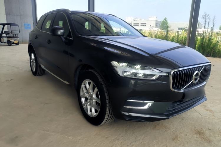 Used Volvo XC60 2019 T5 4x4 Smart Edition China VI Standard Front Right 45 Deg
