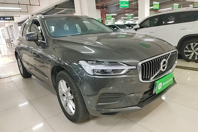 Used Volvo XC60 2019 T5 4x4 Smart Edition China VI Standard Front Right 45 Deg