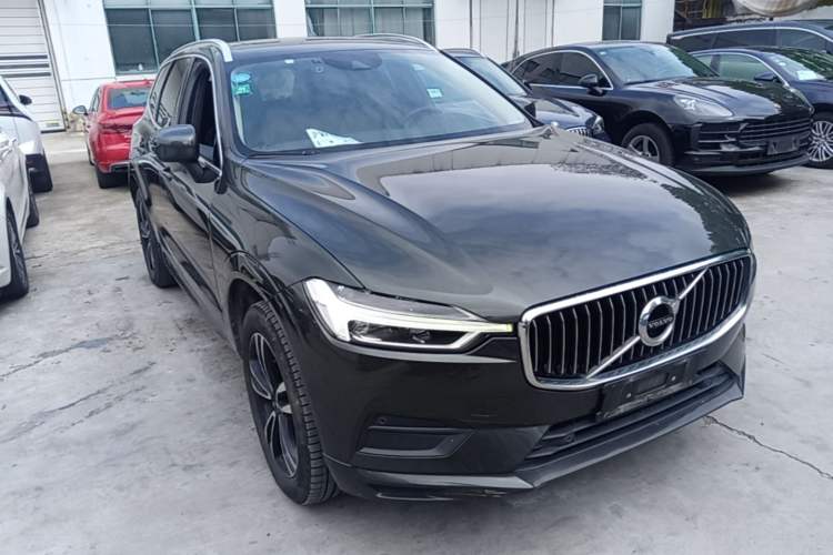 Used Volvo XC60 2019 T5 4x4 Smart Edition China V Standard Front Right 45 Deg