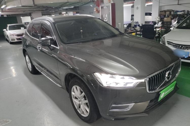 Used Volvo XC60 2019 T5 4x4 Smart Edition China VI Standard Front Right 45 Deg