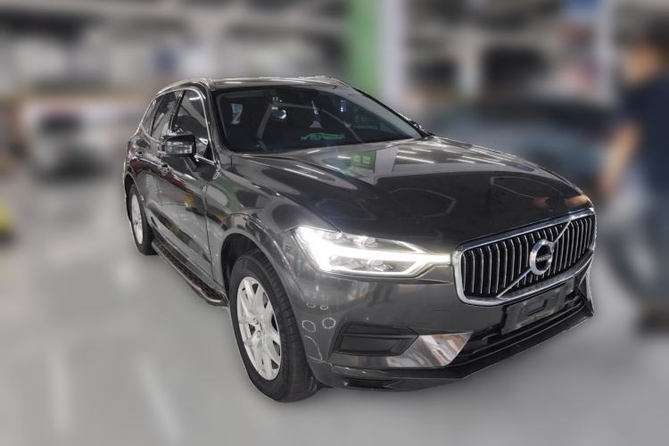 Used Volvo XC60 2019 T5 4x4 Smart Edition China V Standard Front Right 45 Deg