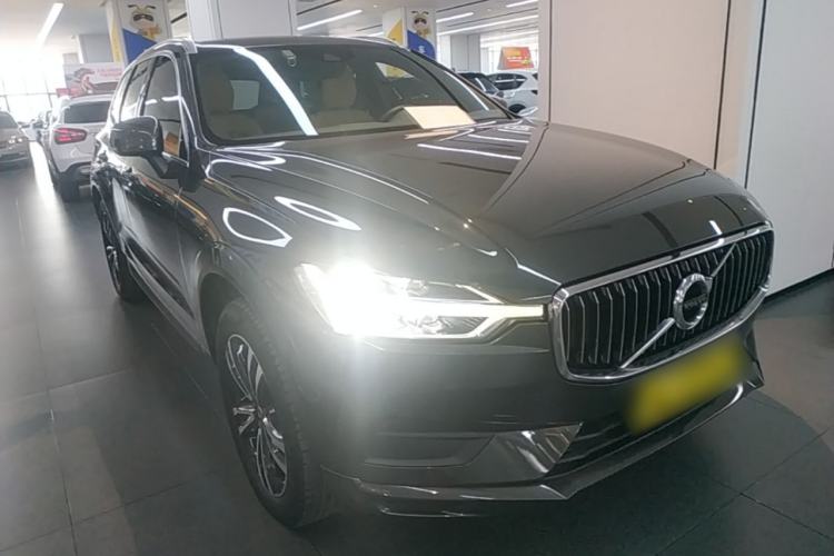 Used Volvo XC60 2019 T5 4x4 Smart Edition China V Standard Front Right 45 Deg