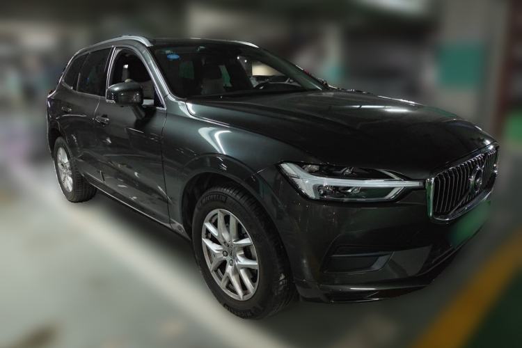 Used Volvo XC60 2019 T5 4x4 Smart Edition China VI Standard Front Right 45 Deg