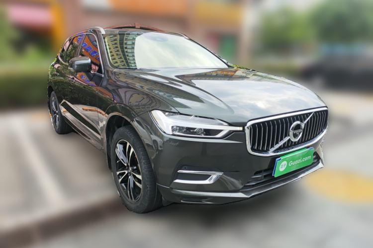 Used Volvo XC60 2019 T5 4x4 Smart Edition China V Standard Front Right 45 Deg