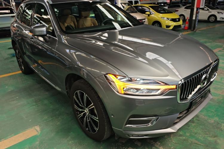 Used Volvo XC60 2019 T5 4x4 Zhiya Luxury Edition China VI Standard Front Right 45 Deg