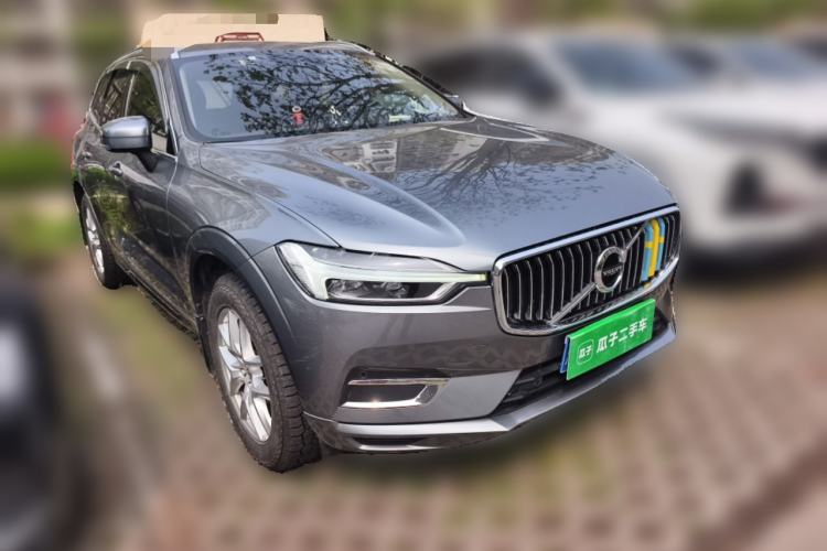 Used Volvo XC60 2019 T5 4x4 Smart Edition China VI Standard Front Right 45 Deg