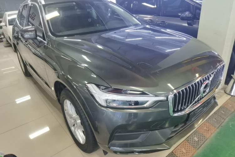 Used Volvo XC60 2019 T5 4x4 Smart Edition China V Standard Front Right 45 Deg