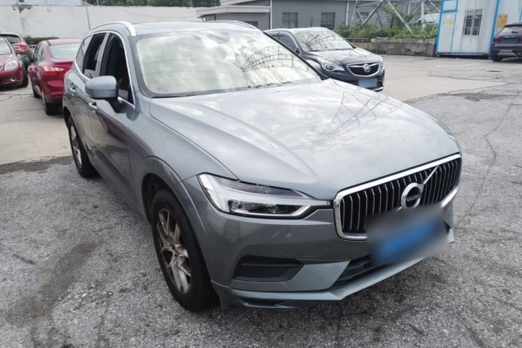 Used Volvo XC60 2019 T5 4x4 Smart Edition China V Standard Front Right 45 Deg