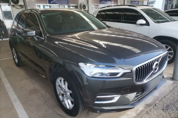 Used Volvo XC60 2019 T5 4x4 Smart Edition China V Standard Front Right 45 Deg
