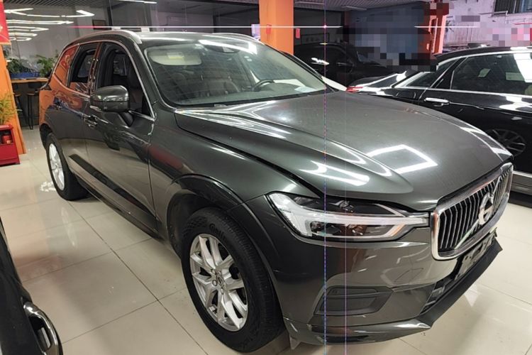 Used Volvo XC60 2019 T5 4x4 Smart Edition China VI Standard Front Right 45 Deg