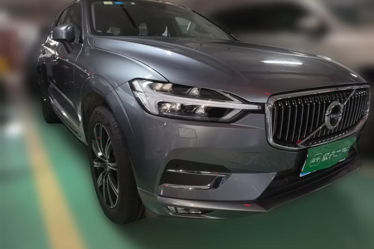 Used Volvo XC60 2019 T5 4x4 Zhiya Luxury Edition China V Standard Front Right 45 Deg