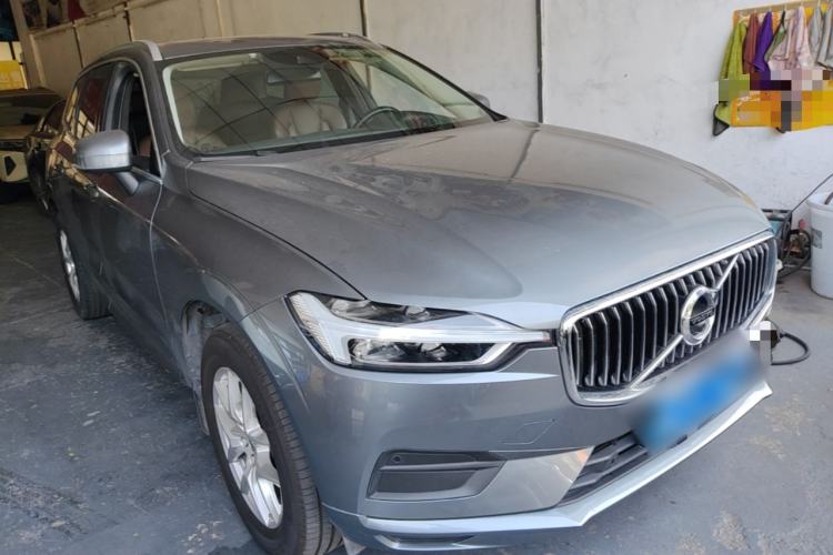 Used Volvo XC60 2019 T5 4x4 Smart Edition China V Standard Front Right 45 Deg
