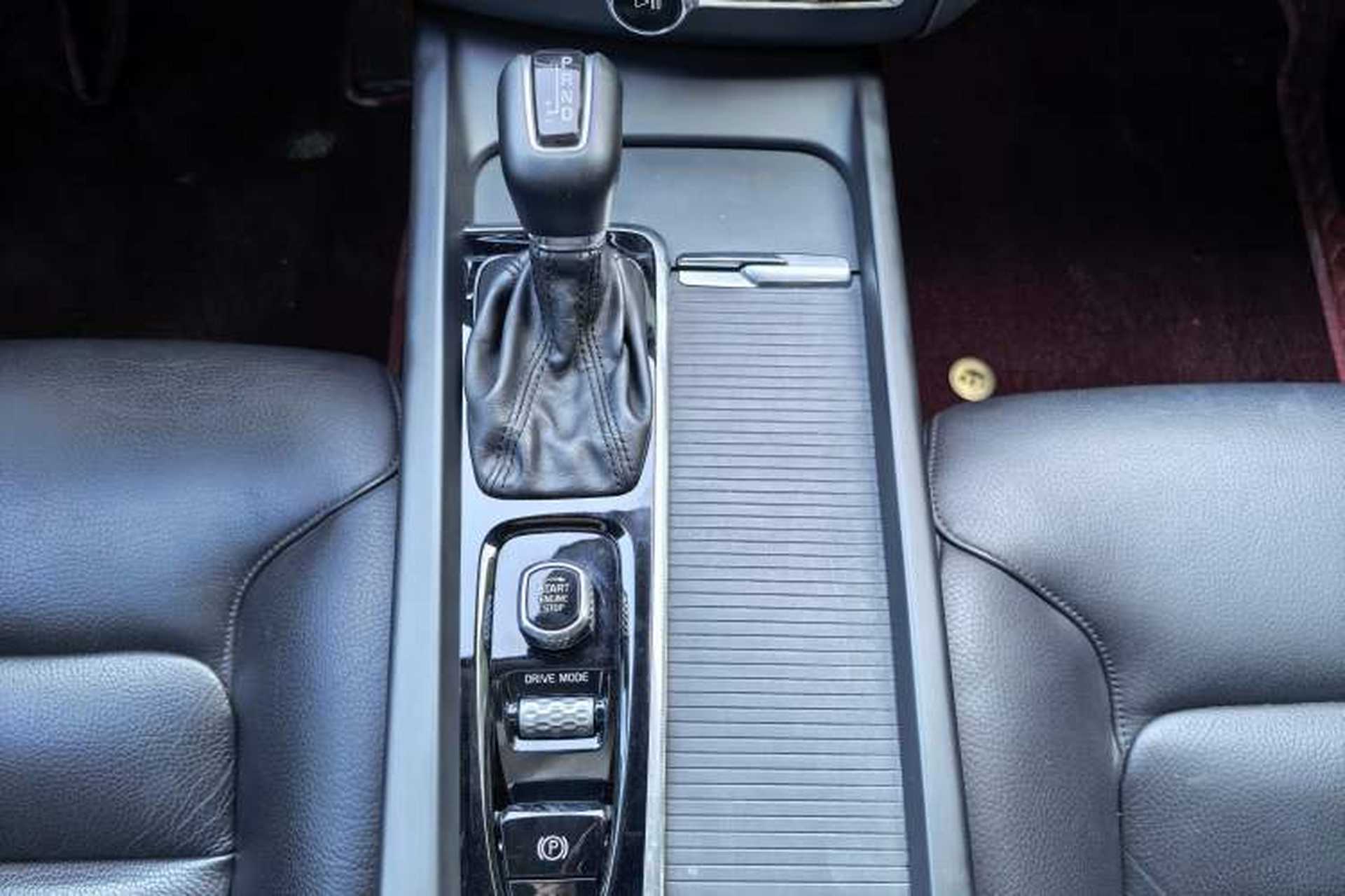 Used Volvo XC60 2019 T5 4x4 Smart Edition China VI Standard Gear Lever