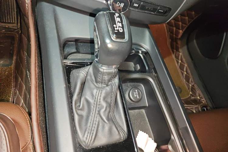 Used Volvo XC60 2019 T5 4x4 Smart Edition China V Standard Gear Lever