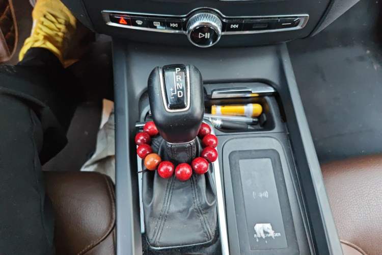 Used Volvo XC60 2019 T5 4x4 Smart Edition China VI Standard Gear Lever