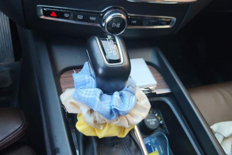 Used Volvo XC60 2019 T5 4x4 Zhiya Luxury Edition China VI Standard Gear Lever
