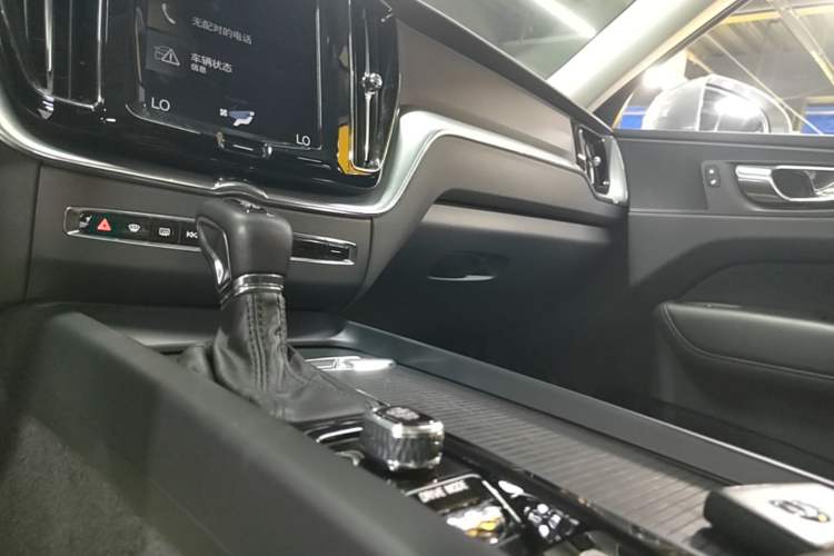 Used Volvo XC60 2019 T4 Zhiyi Edition China V Standard Gear Lever