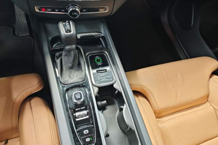 Used Volvo XC60 2019 T5 4x4 Zhiya Luxury Edition China VI Standard Gear Lever