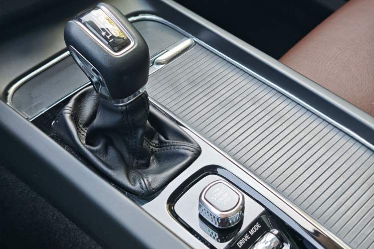 Used Volvo XC60 2019 T5 4x4 Zhiyuan Edition China VI Standard Gear Lever