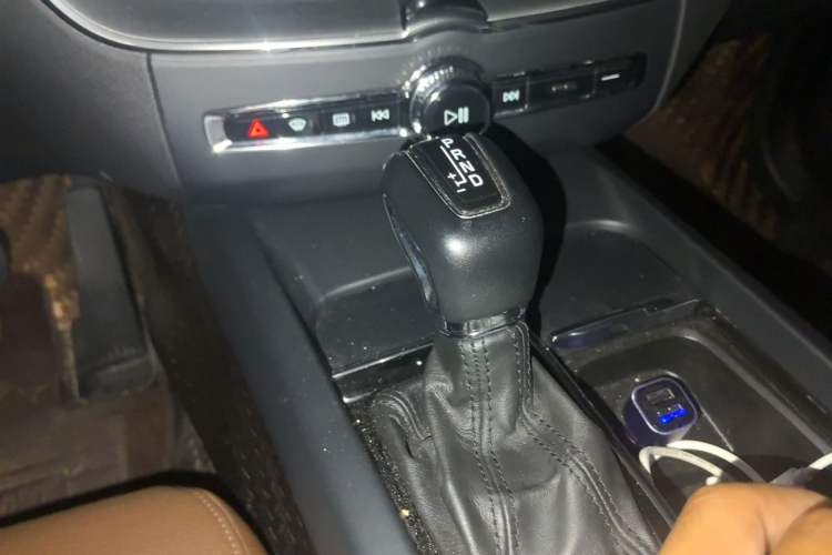 Used Volvo XC60 2019 T5 4x4 Smart Edition China V Standard Gear Lever