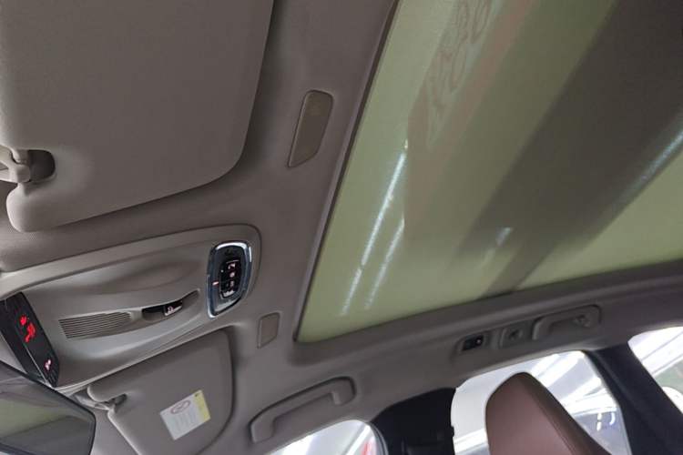 Used Volvo XC60 2019 T5 4x4 Smart Edition China V Standard Headliner