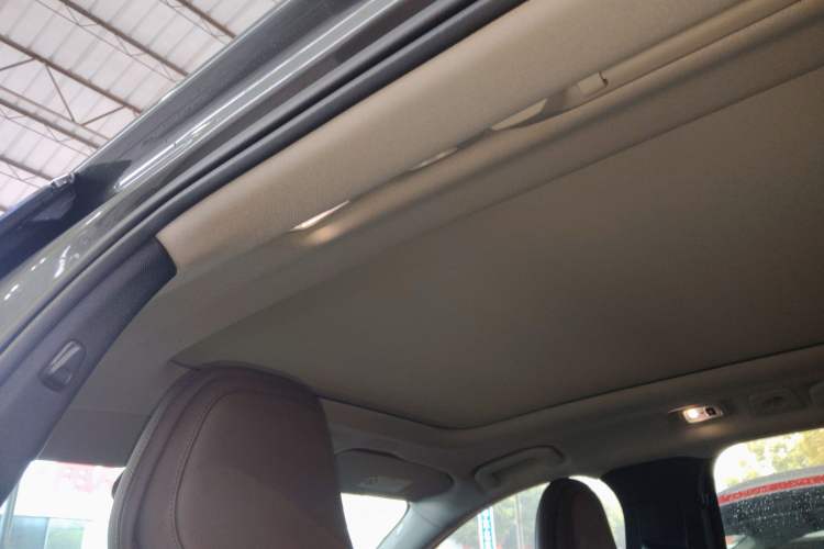 Used Volvo XC60 2019 T5 4x4 Smart Edition China VI Standard Headliner