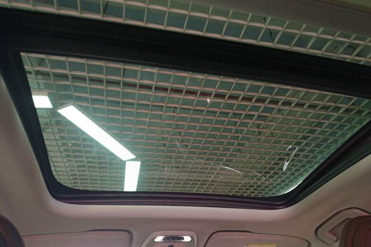 Used Volvo XC60 2019 T5 4x4 Smart Edition China VI Standard Headliner