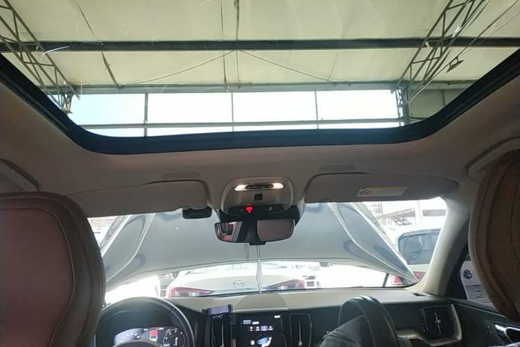 Used Volvo XC60 2019 T5 4x4 Zhiyuan Edition China VI Standard Headliner